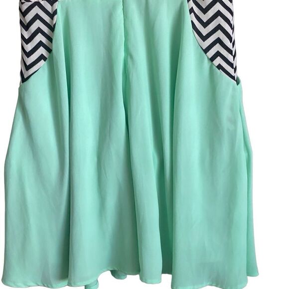 Double Zero Green/Cream Solid with Black Zigzag Print Sleeveless Dress. Size Med - Picture 3 of 8